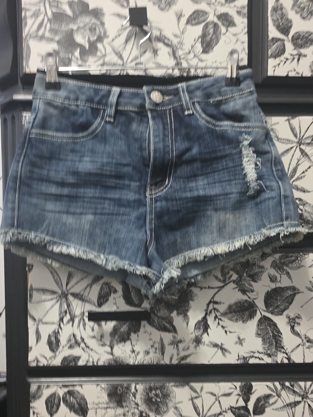 Love Tree Frayed Hem Dark Blue Denim Shorts